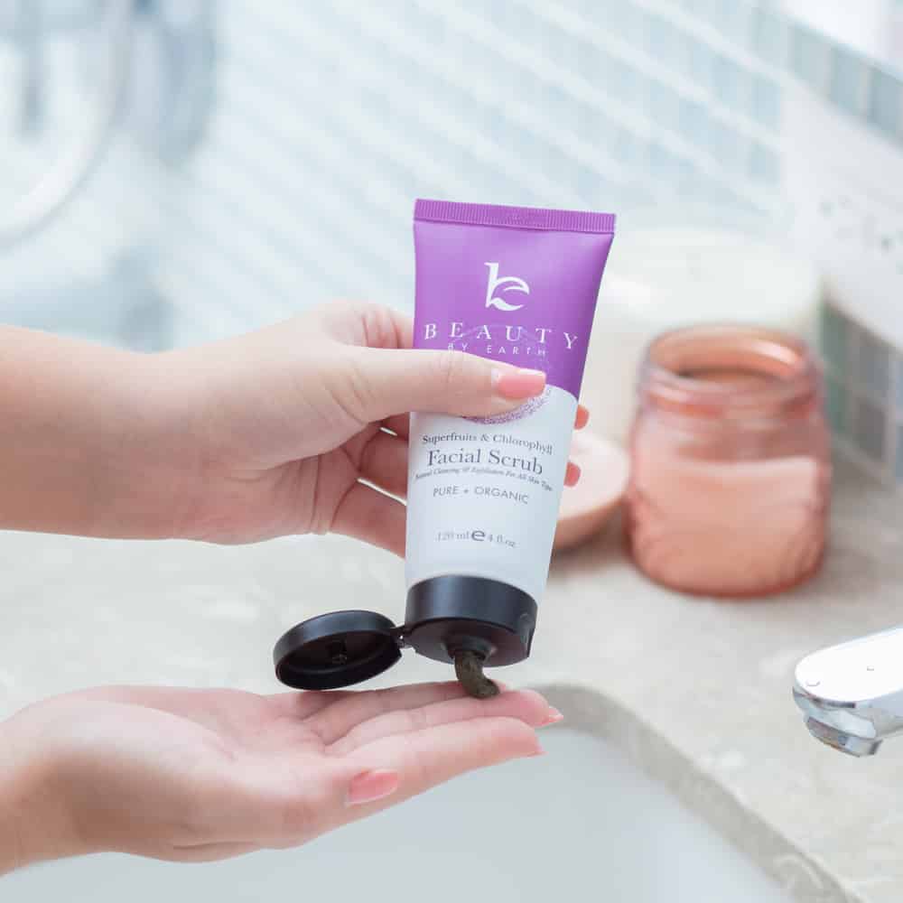 Beauty By Earth - Exfoliating Face Scrub & Wash 4oz (2 in 1)